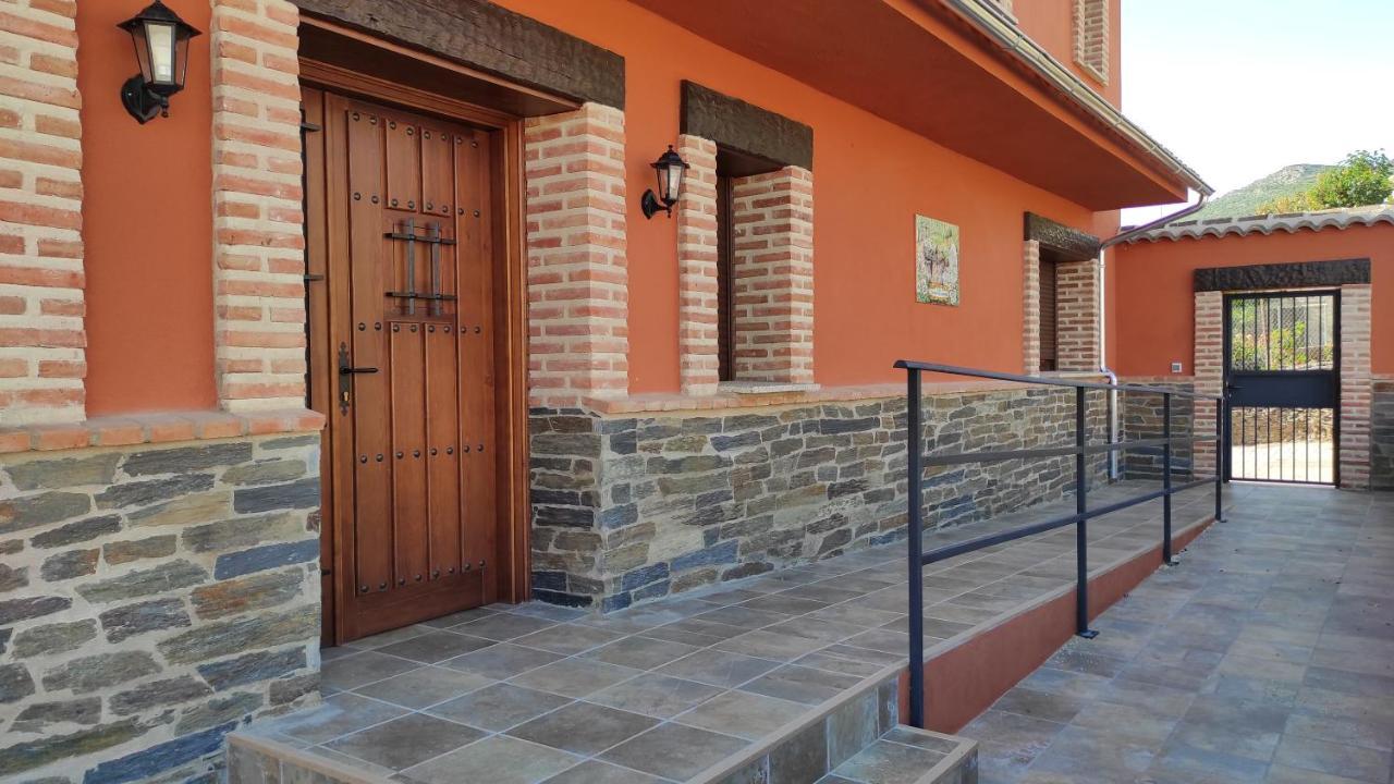 Casa Rural La Colmena Del Geoparque Navatrasierra Exterior photo