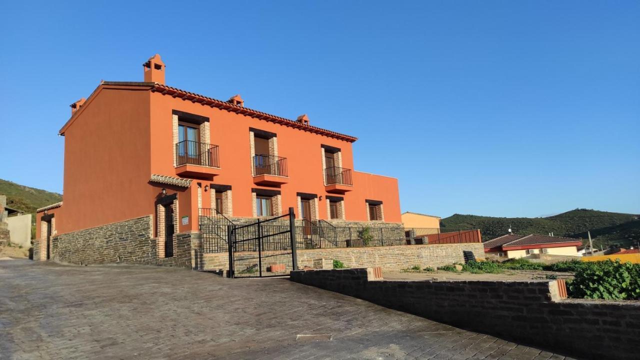 Casa Rural La Colmena Del Geoparque Navatrasierra Exterior photo